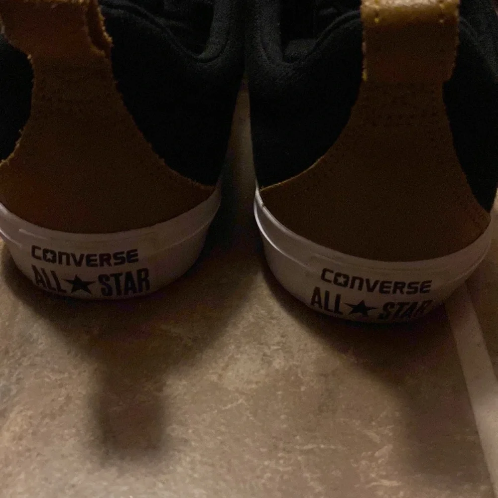 Converse - Picture 6 of 9